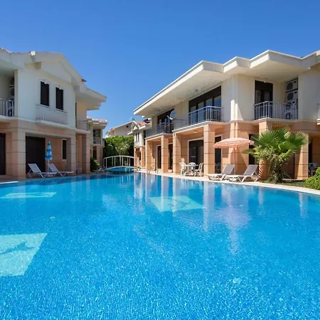 Turqoise With Pool